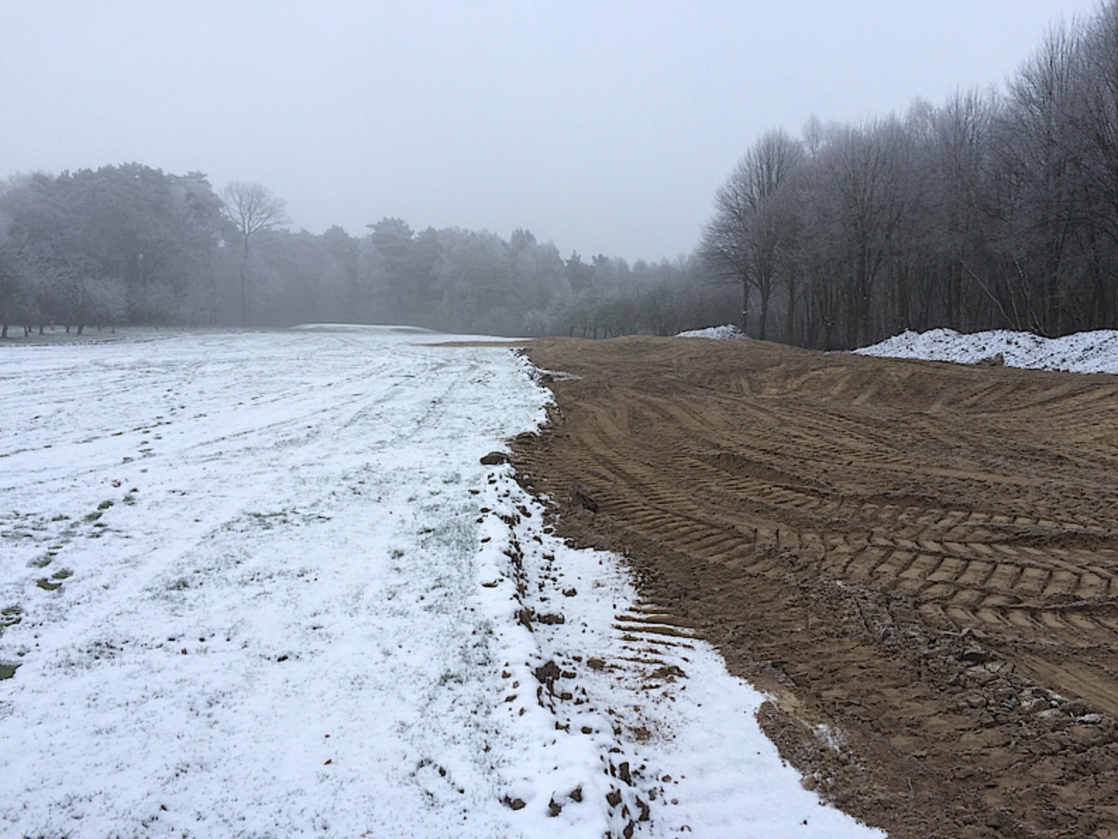 Bahn 4: Neuer Fairwaybunker und Grasbunker